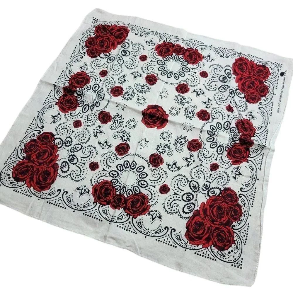 Scarf with roses
